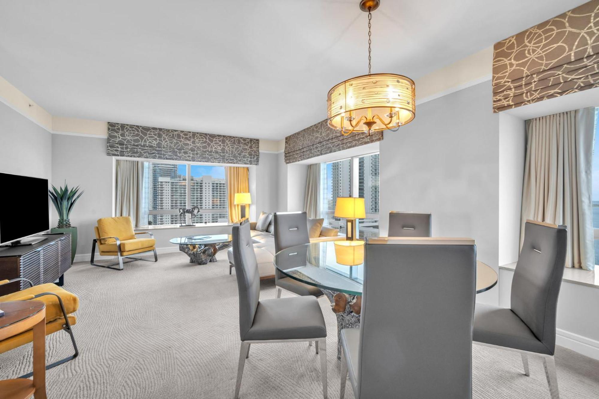 2 Bedroom Or King Studio Suites Four Seasons Hotel Miami Free Wi-Fi & Free Parking Екстер'єр фото