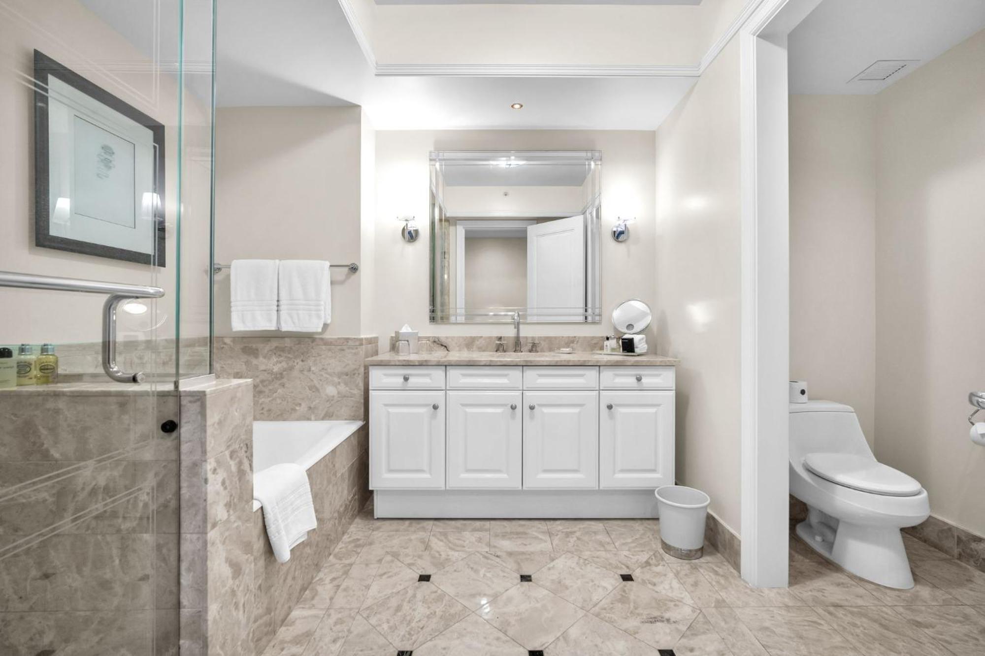2 Bedroom Or King Studio Suites Four Seasons Hotel Miami Free Wi-Fi & Free Parking Екстер'єр фото