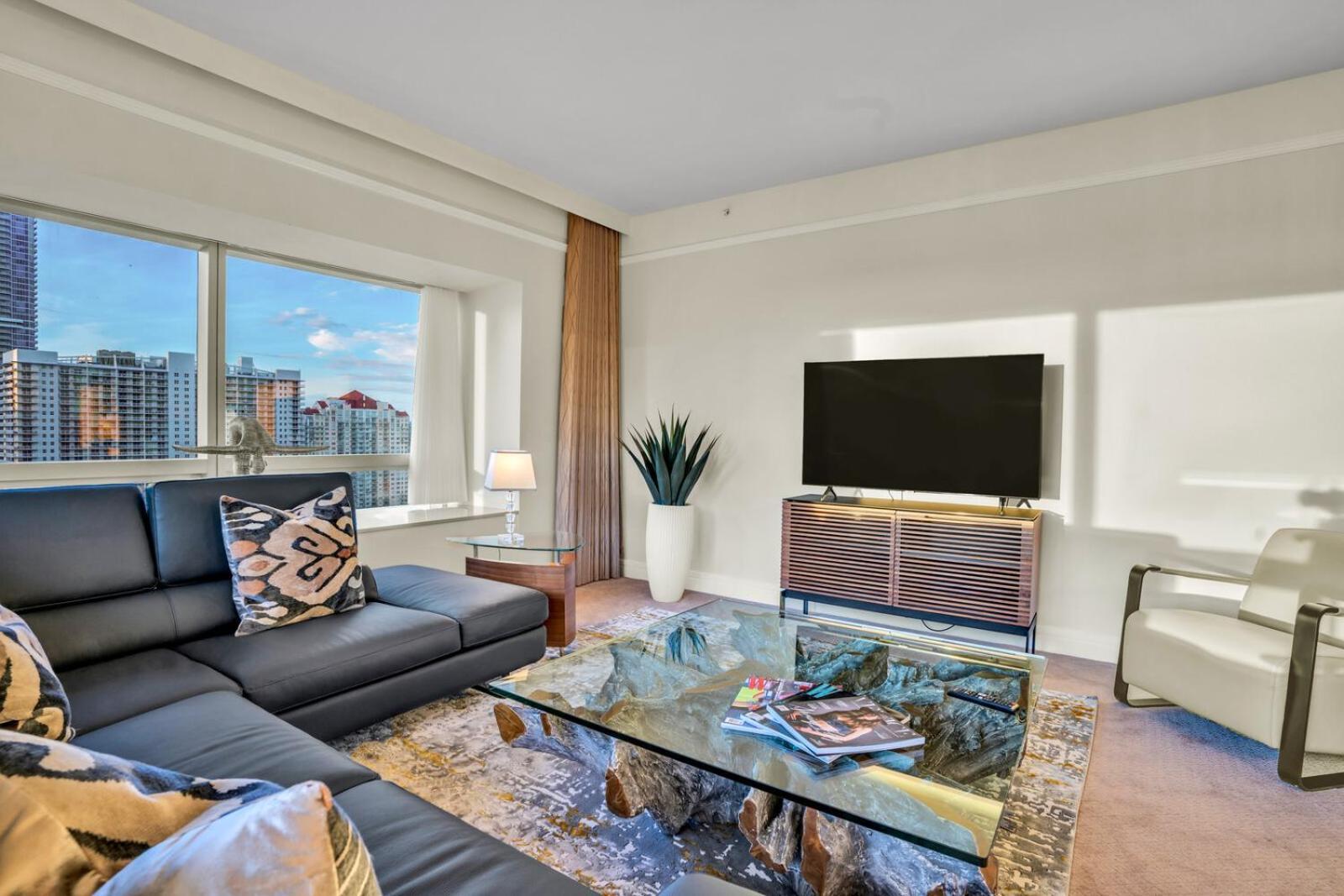 2 Bedroom Or King Studio Suites Four Seasons Hotel Miami Free Wi-Fi & Free Parking Екстер'єр фото