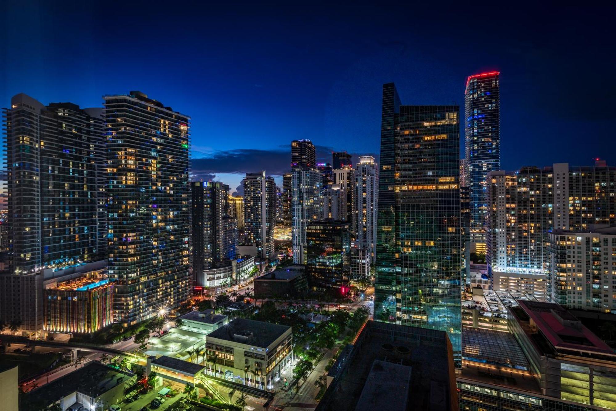 2 Bedroom Or King Studio Suites Four Seasons Hotel Miami Free Wi-Fi & Free Parking Екстер'єр фото