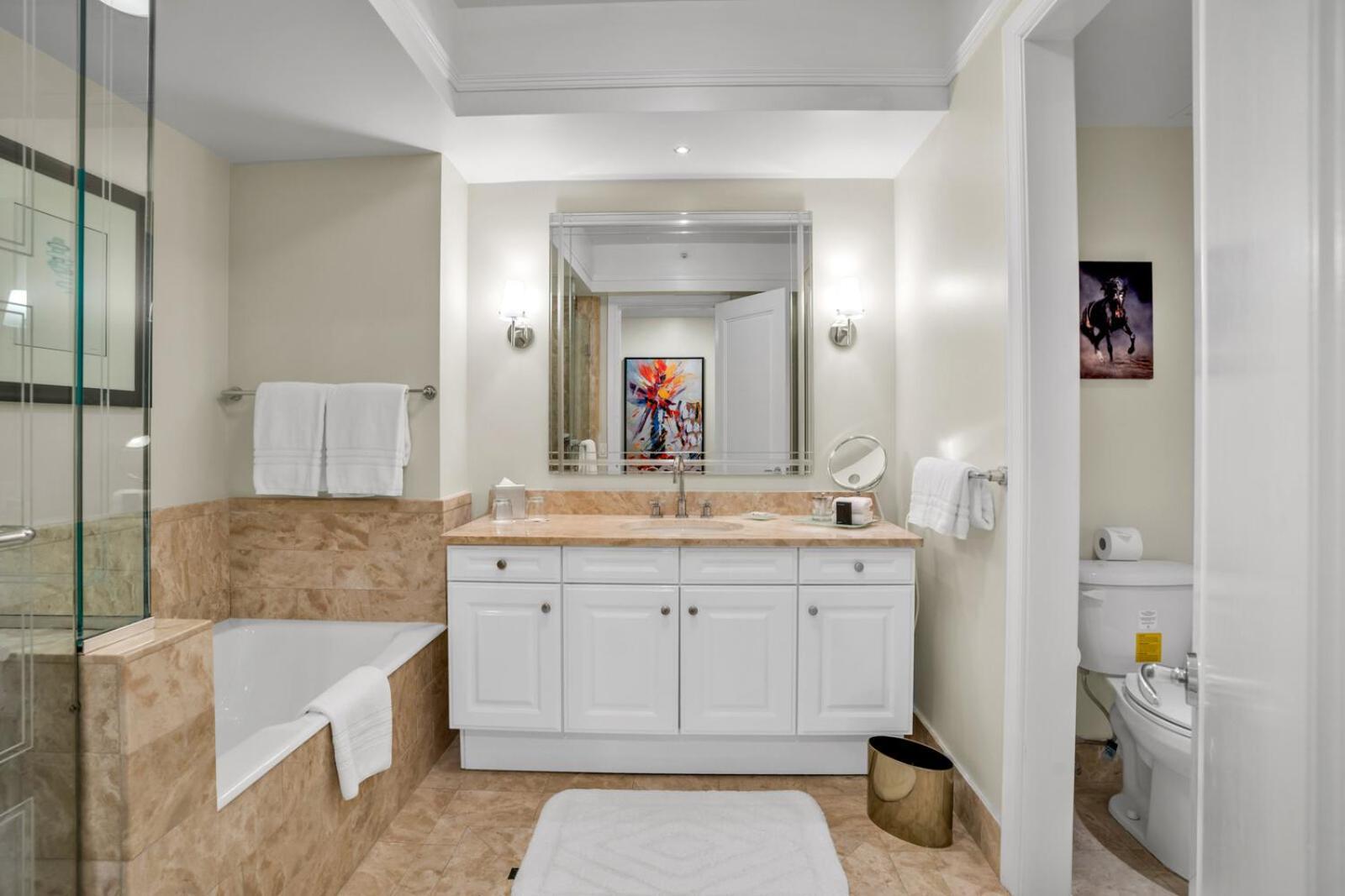 2 Bedroom Or King Studio Suites Four Seasons Hotel Miami Free Wi-Fi & Free Parking Номер фото